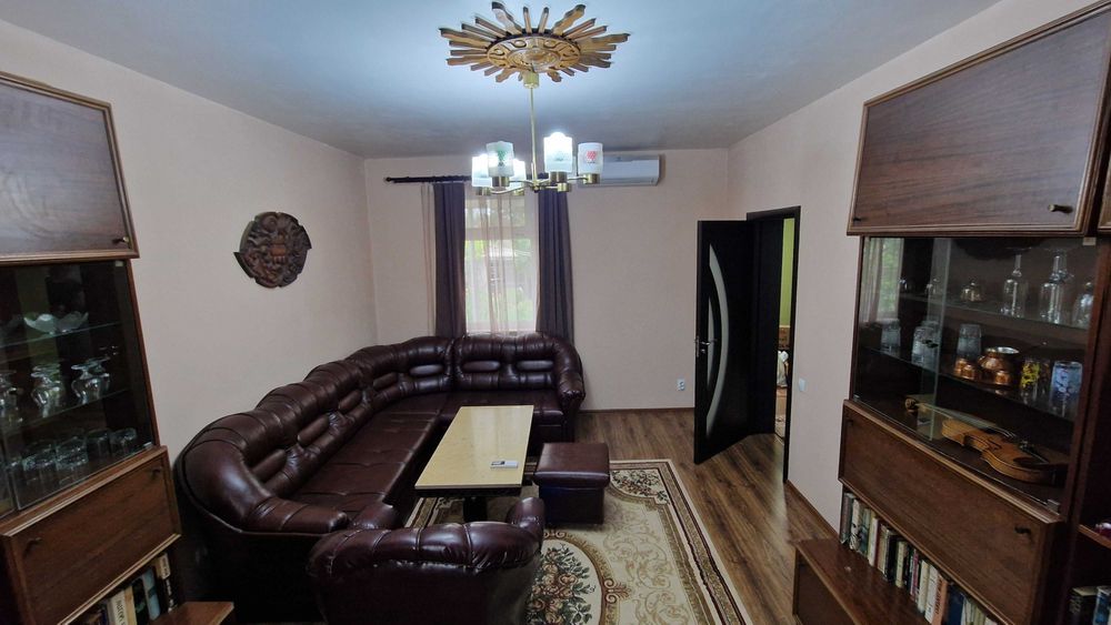 Обзаведена къща с барбекю гр. Мартен