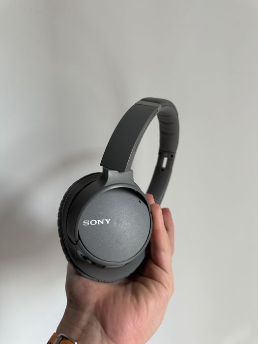 Casti Sony WH-CH700N cu noise cancelling