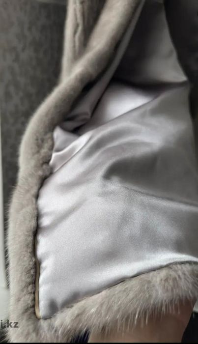 Продам Норковую шубу