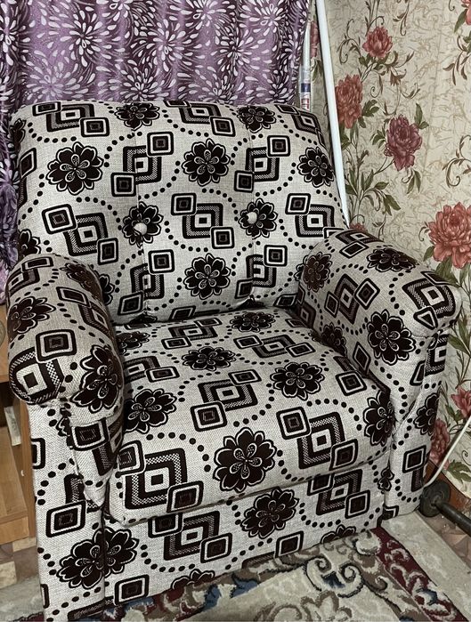 Диван недорого продам