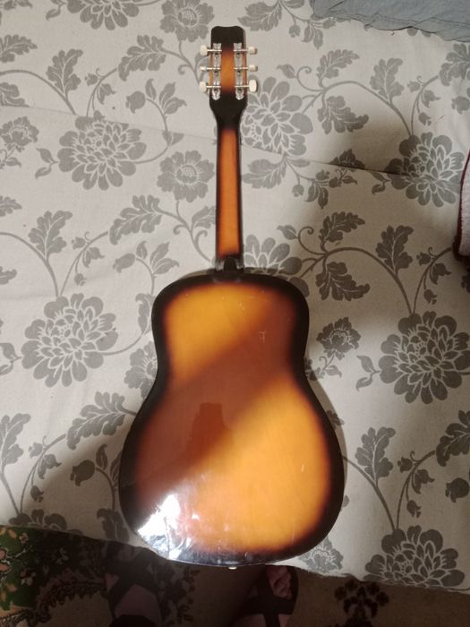 Гитара .продам.торг.