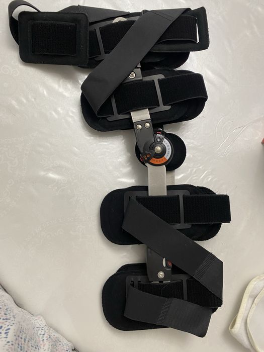 Ортопедический коленный ортез с регулируемым шарниром (угломер)