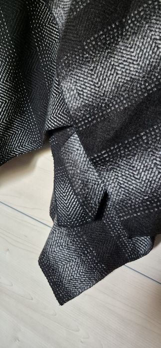 Poncho femei, marime L/XL, stofa in carouri