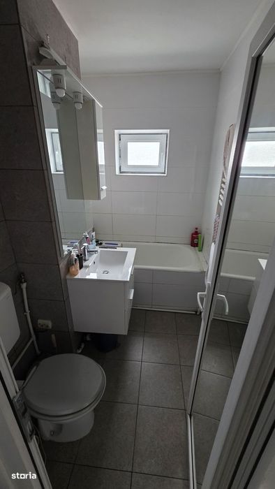 Vand ap cu 3 camere zona Posta 4 ( str. Borcea )