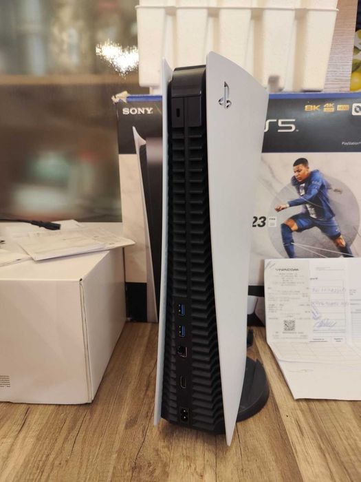 PS5 Digital Като Нова, много запазена