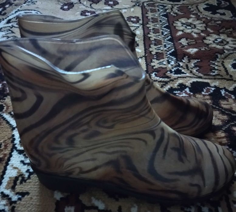 Женские резиновые сапоги