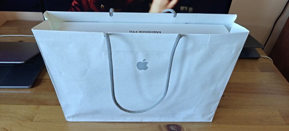 Macbook M5 Max 14' 128Gb RAM 2Tb SSD NOU 18CPU 40GPU