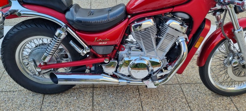 Motocicleta Suzuki Intruder VS800 93