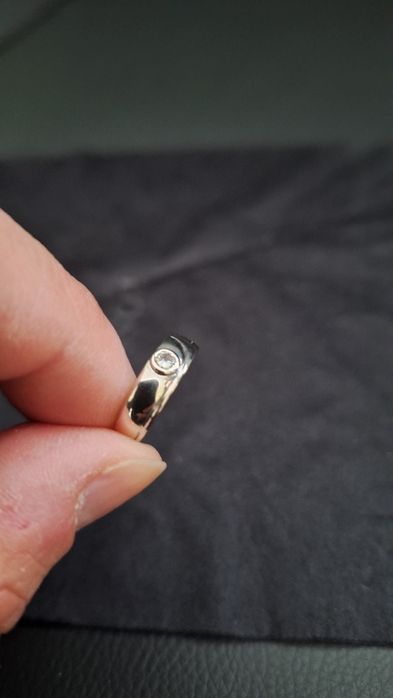 Златен пръстен с диамант