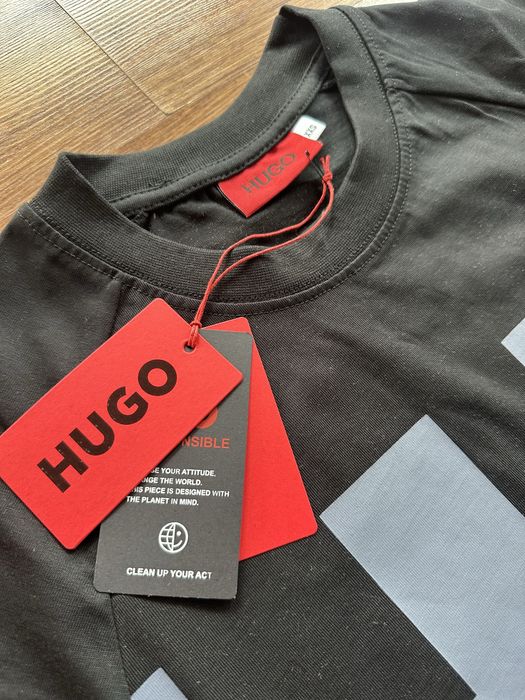 Мъжка,памучна,черна тениска HUGO Boss със сиво