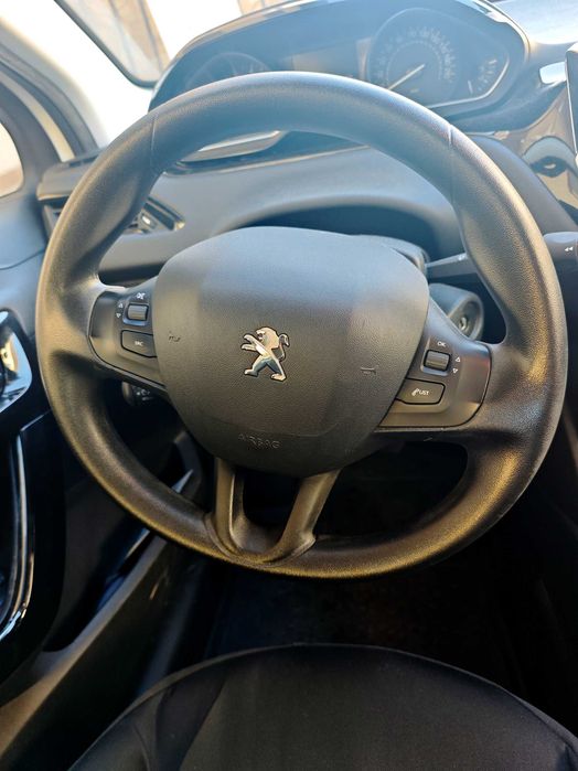 Peugeot 208 1.2 L PureTech Active NEGOCIABIL
