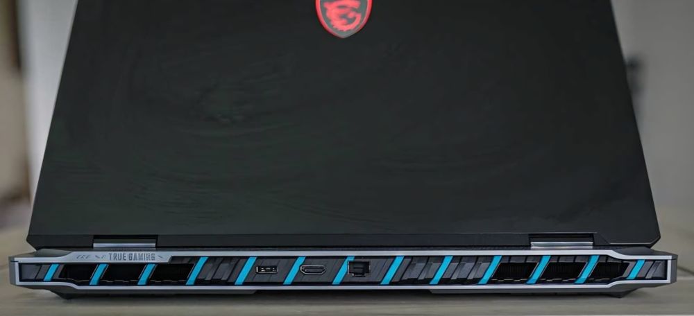 Laptop gaming 18" 4K 120Hz MiniLed Msi Titan i9 14900HX RTX 4090