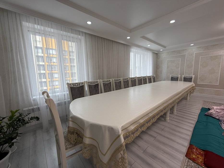 Продается стол.