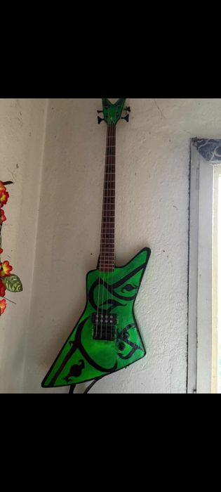 бас китара  Dean z metalman (limited edition)