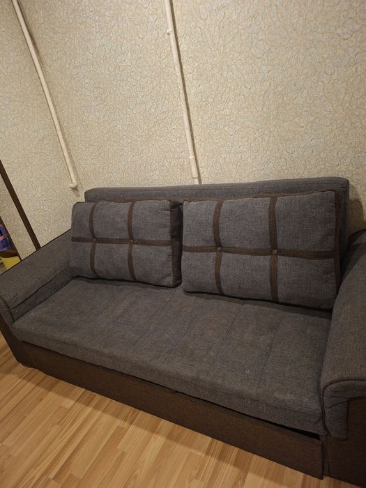 Divan yumshoq mebel