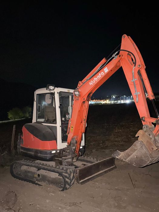 Inchiriez Miniescavator  kubota 3 tone