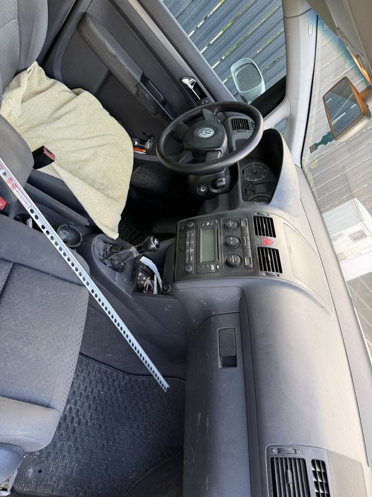 VOLKSWAGEN Touran 2004 — imagine 4