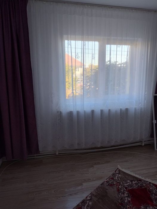 Vând apartament cu 3 camere semi-decomandat în Țăndărei, Ialomița.