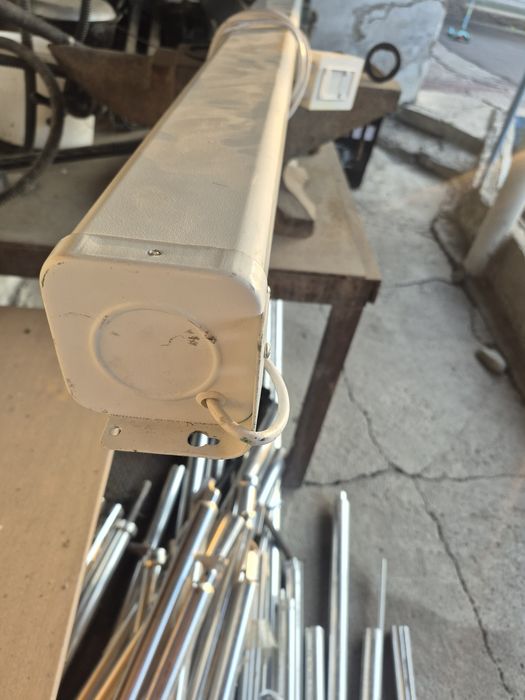 Проекционный экран 3.2 метров.