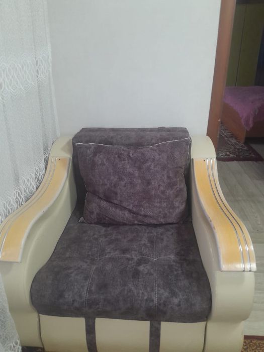 Продам диван б/у в хорошем состоянии