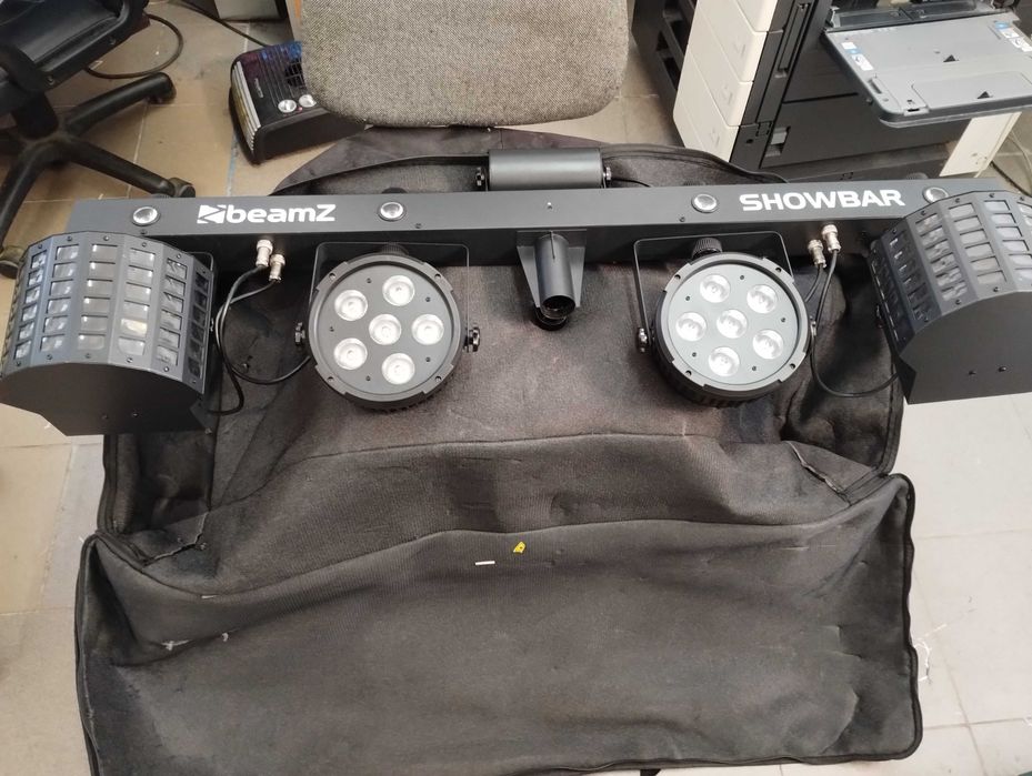 Jocuri de  lumini beamz showbar 2par, 2butterfly, laser rg dmx   2 buc