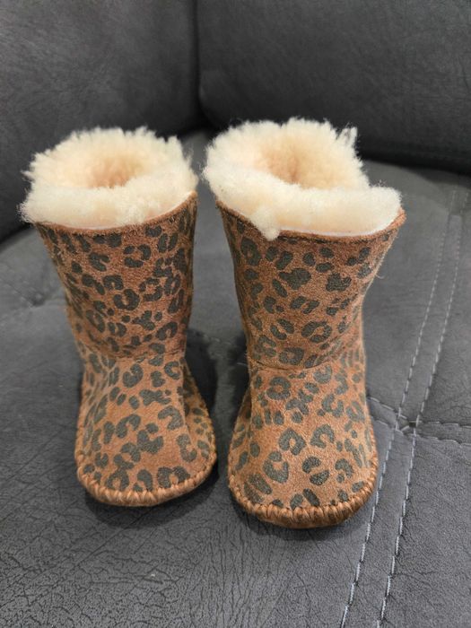 Бебешки ботушки UGG