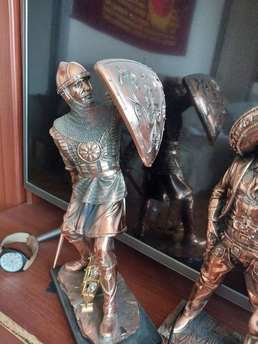 Каминные фигуры .