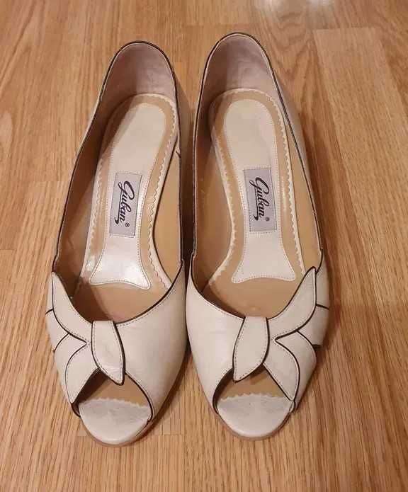 Pantofi de damă din piele naturală modele deosebite