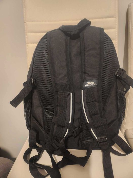 Черна раница Trespass