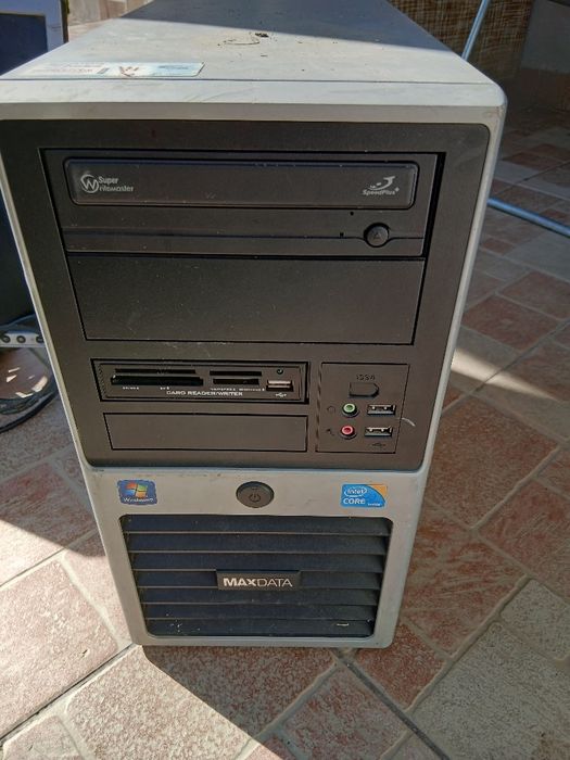 Monitor  si unitate  in stare de functionaree