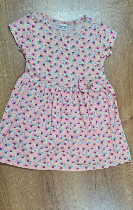 Вещи на девочку , футболки , платья, джинсы