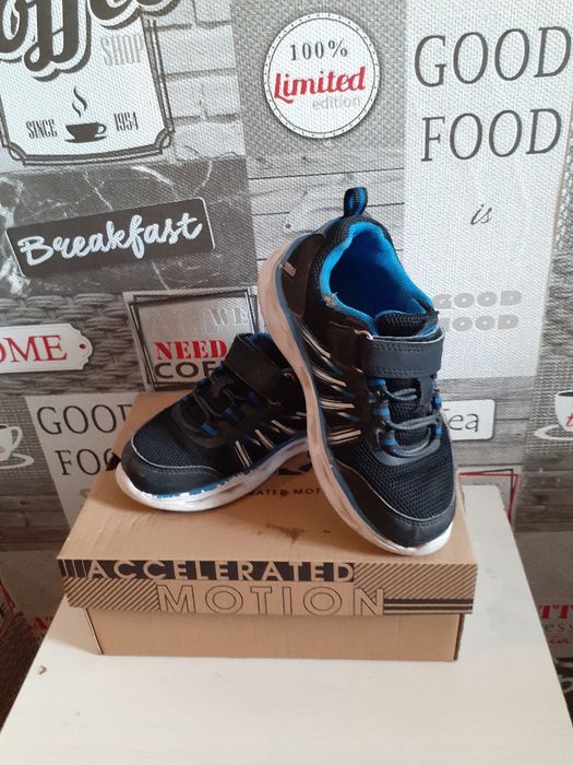 Продам кроссовки разные