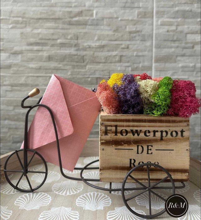 Подарък. Декорации. Скандинавски мъх. Ръчно изработени.