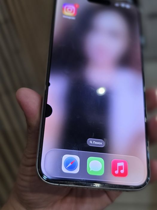 Iphone 15 pro max 256gb 87% yomkost ekranda dogi bor