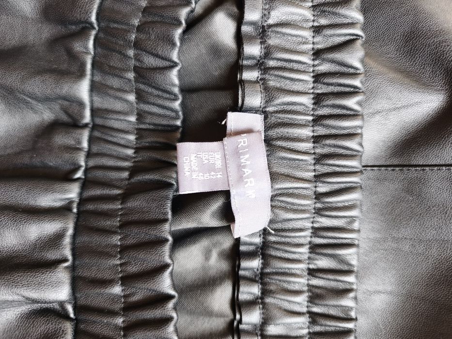 Fusta de piele, midi