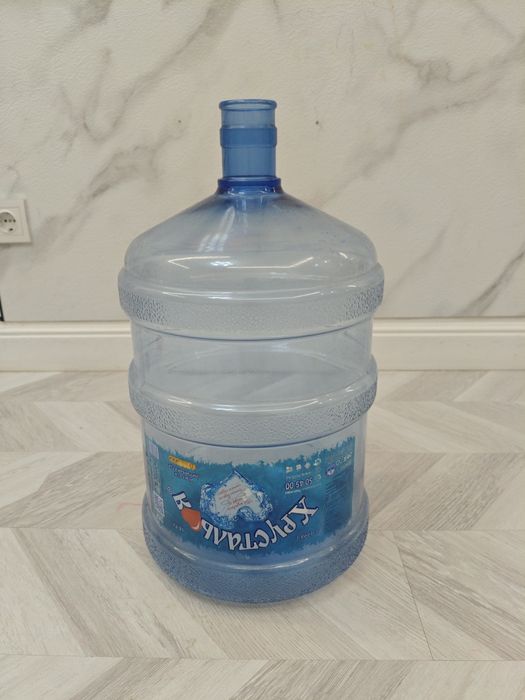 Продам бутыль  19 литров