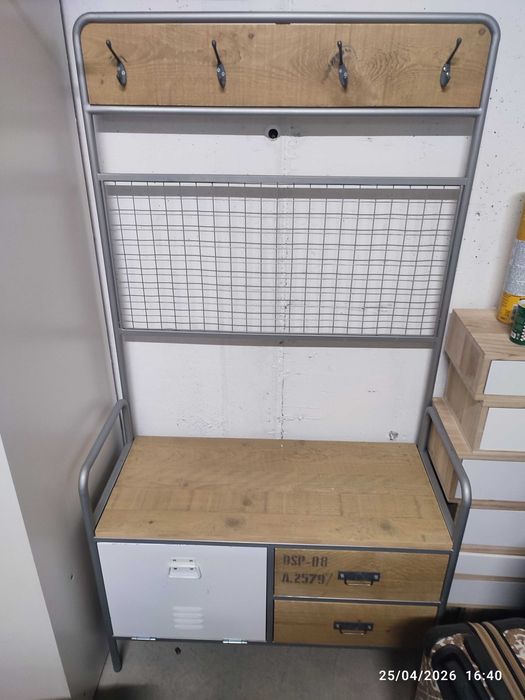 Mobilier de vânzare – dulapuri, birou, comode, scaun