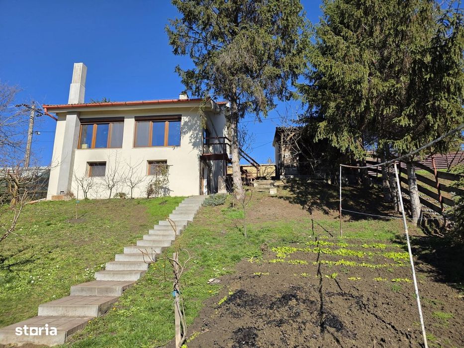 Vindem casa de pe malul Crișul Repede