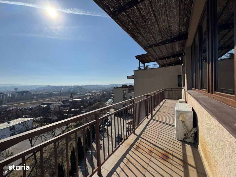 Apartament 4 camere, ultrafinisat, mobilat pentru birou, panorama unic