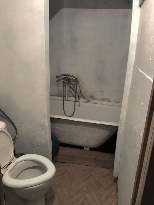 Продам комнату Бажова 345 этаж 4