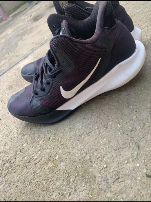 Adidasi. Bascheti nike