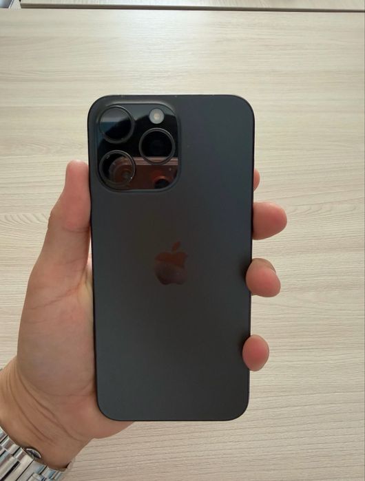 Продам iPhone 15 Pro Max 256 ГБ.