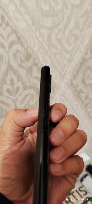 Redmi note 7, holati ortacha. Ekran alishgan. Batareya ozgina ishgan