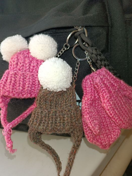 Продам брелки ручная работа.