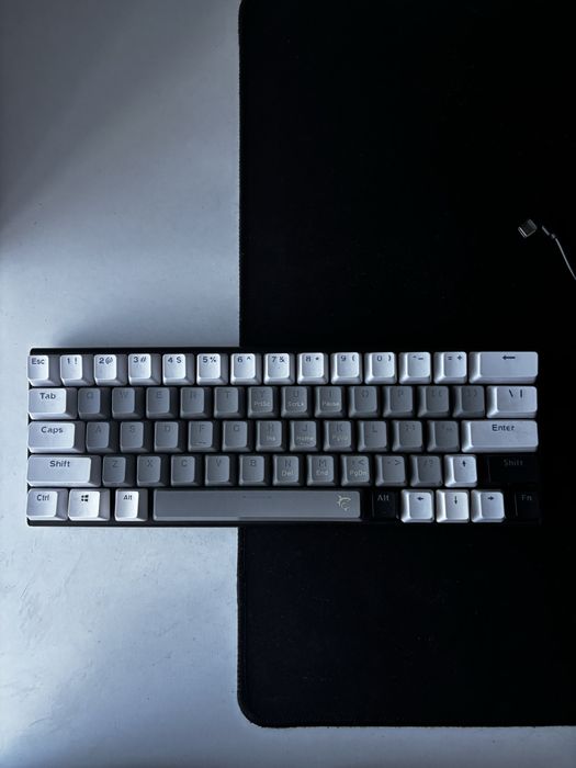 tastatura white shark