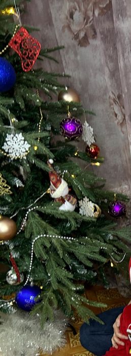 Продаётся ёлка новогодняя