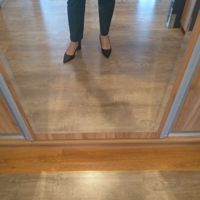 Елегантни черни обувки на ток