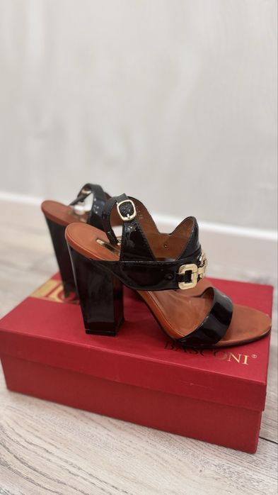 Продам красивые туфли