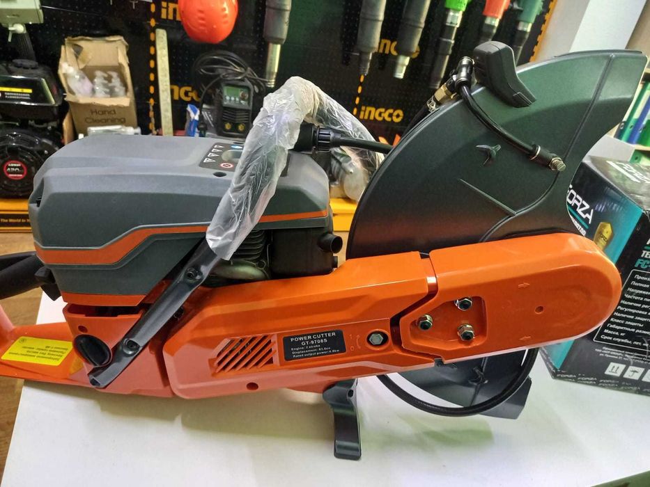 Бензиновый резак для бетона