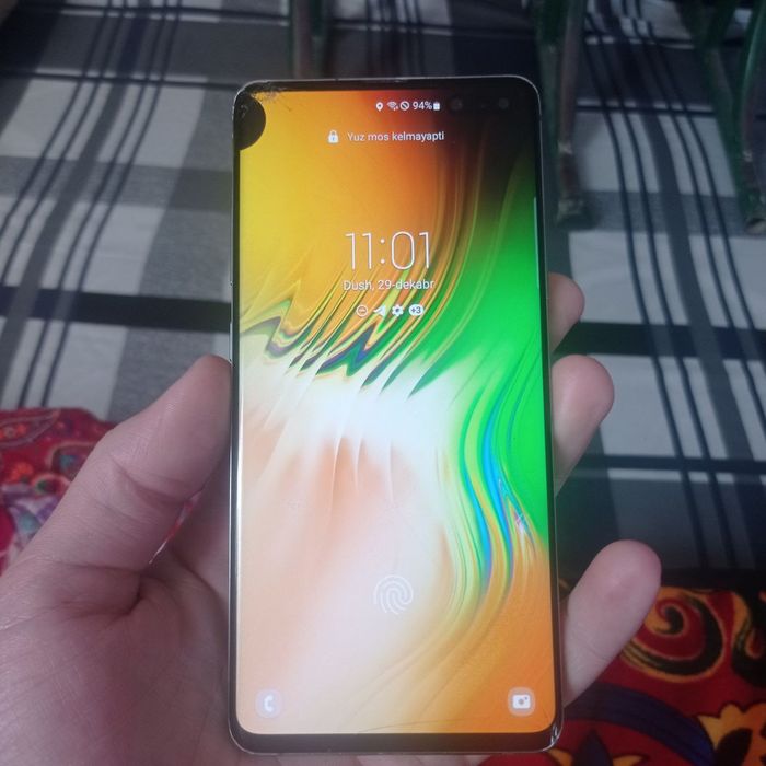Samsung s 10 5g 256 hotira holati rasmda obmen bor